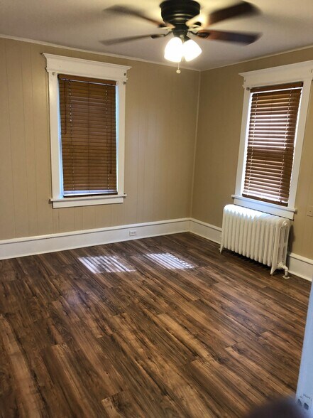 Building Photo - 1532 Emerson Pl