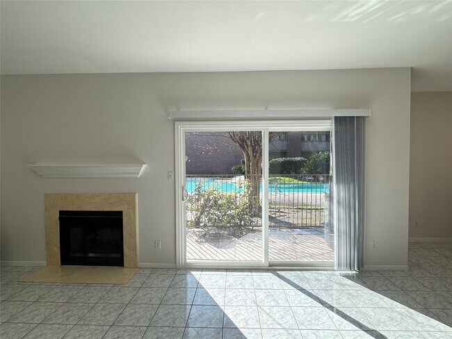 Building Photo - 6500 Harbor Town Dr