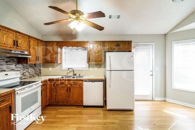 Building Photo - 4131 Warren Rd