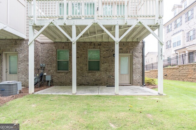 Building Photo - 2701 Cedar Pne Wy