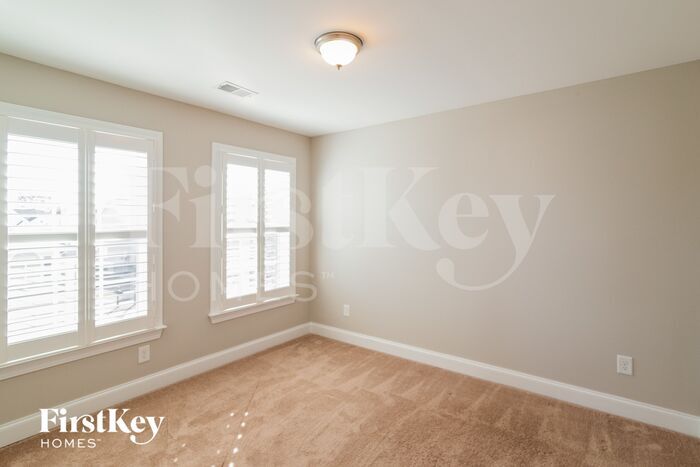 Building Photo - 412 Topcrest Ln