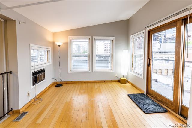 Building Photo - 1940 Blake St