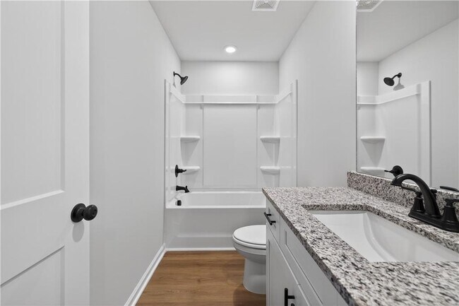 Building Photo - 548 Madison St