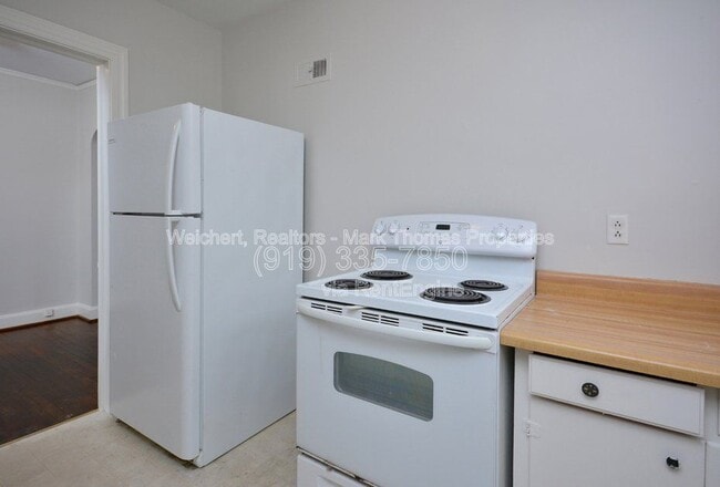 Building Photo - 2602 Vineyard St