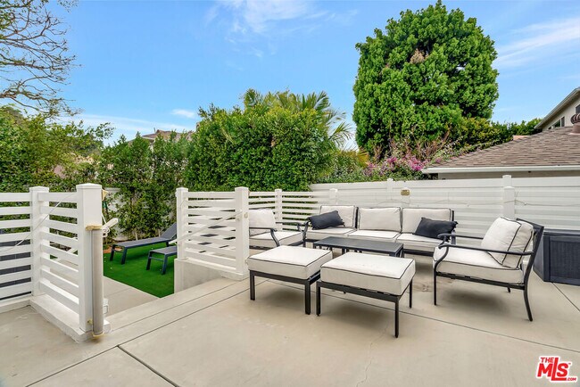 Building Photo - 4203 Saugus Ave