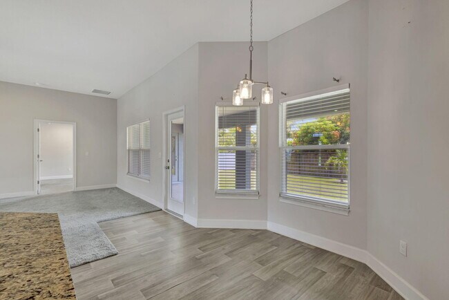 Building Photo - 6775 NW Abigail Ave