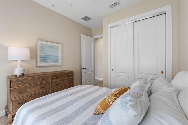 Building Photo - 6012 Yeats Manor Dr
