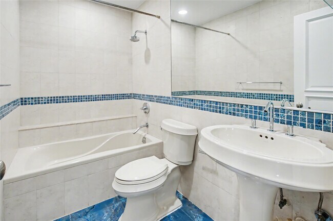 Building Photo - 8619 SW 51st St