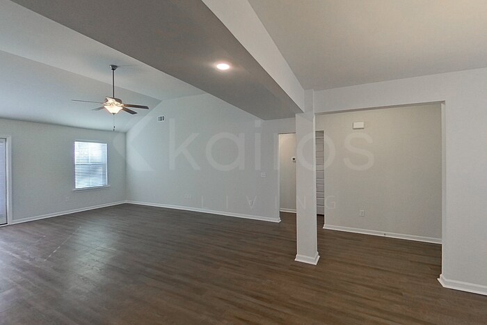 Building Photo - 116 Western Red Cedar Dr