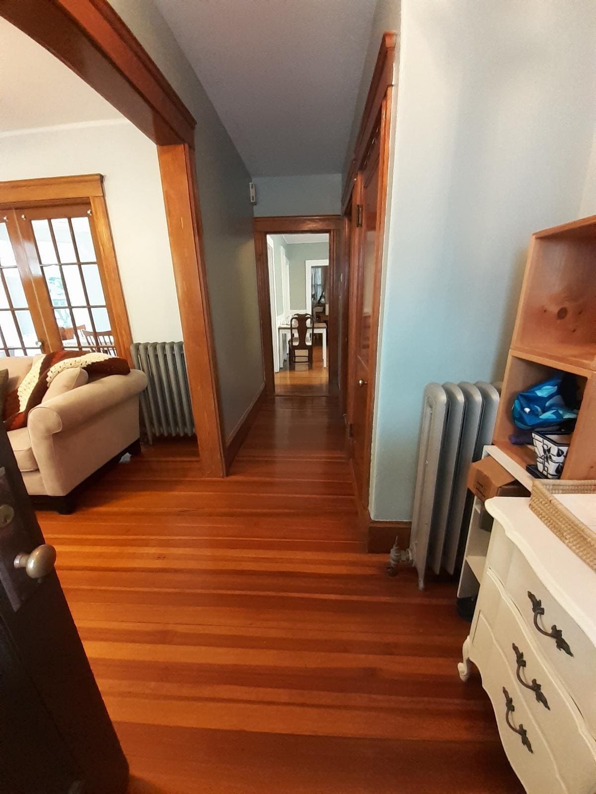 Front entryway, space on right, double depth clothes closet, views of lotchen and living room - 29 Rose St