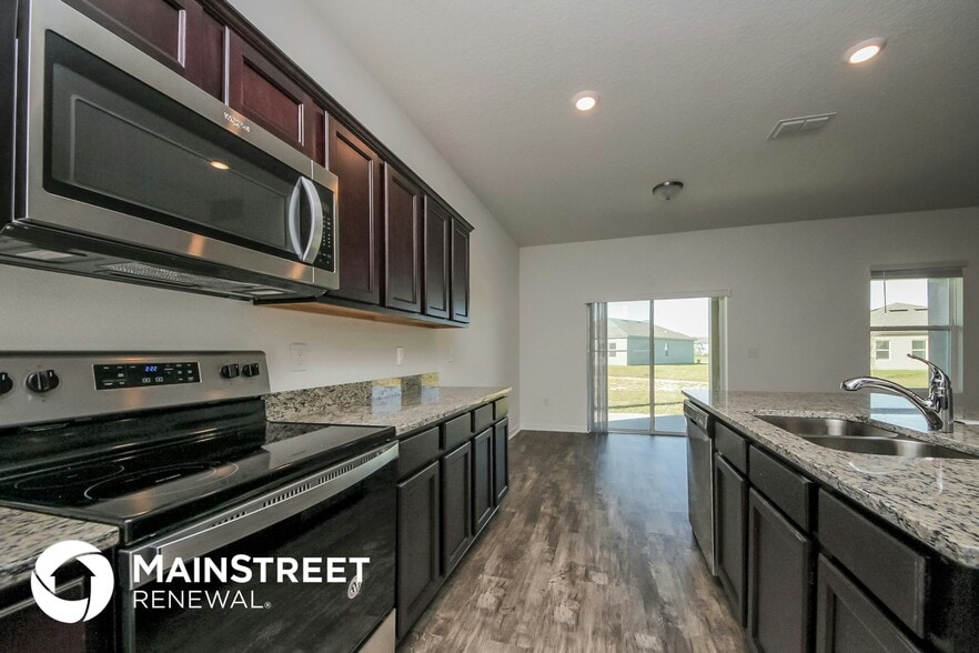 Building Photo - 167 Hidden Lk Lp