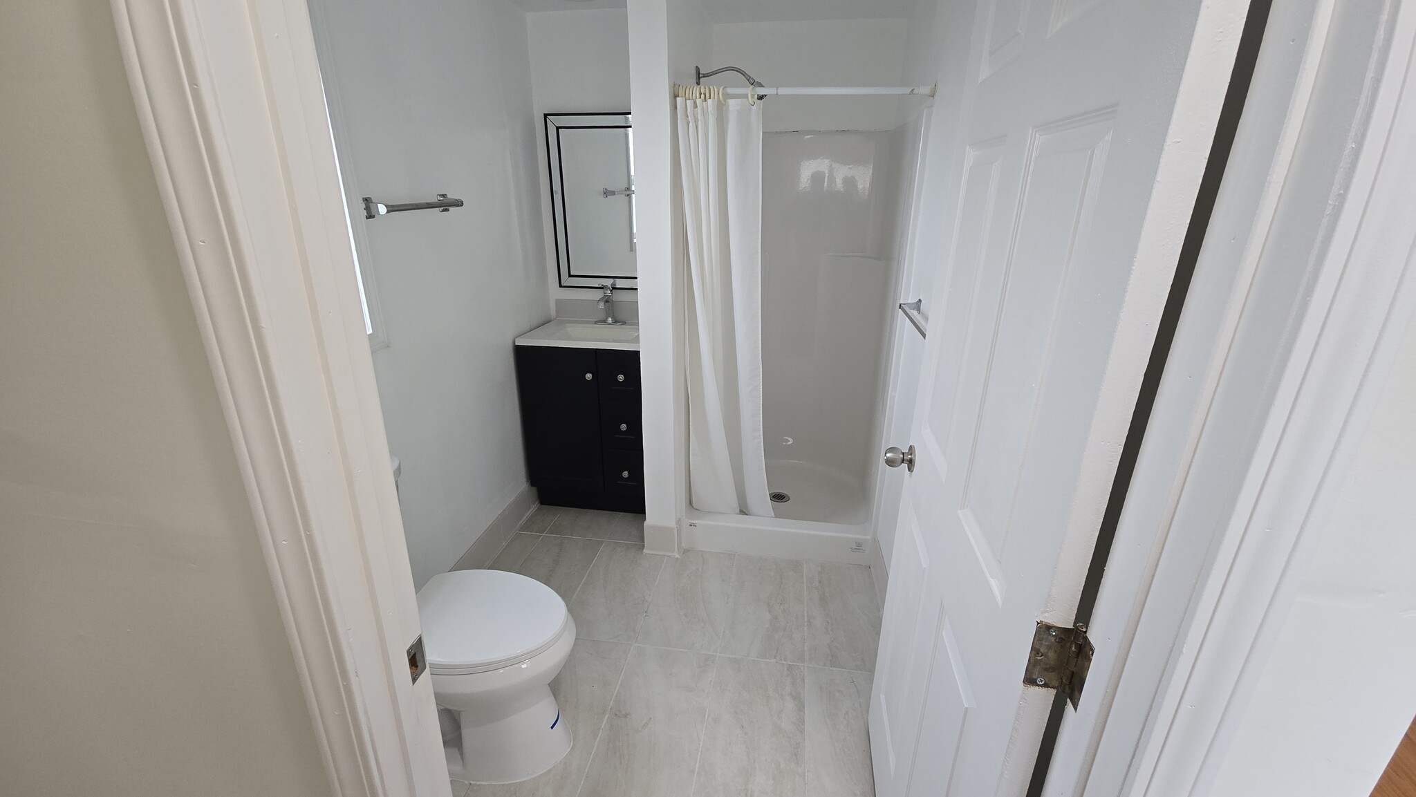 Master Bedroom Bath - 417 Ocean View Ave