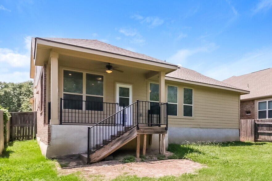 Building Photo - 409 Pinnacle View Dr