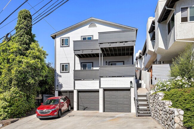Building Photo - 161 Avenida Florencia