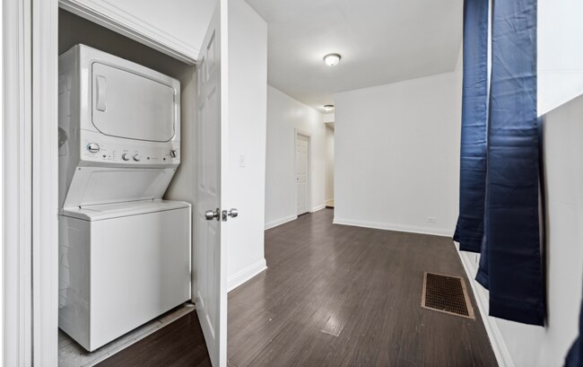 Building Photo - 6346 S Saint Lawrence Ave