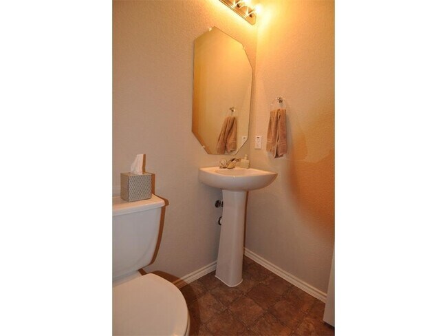 Building Photo - Great Neighborhood! Minutes to Cedar Park Shopping Areas