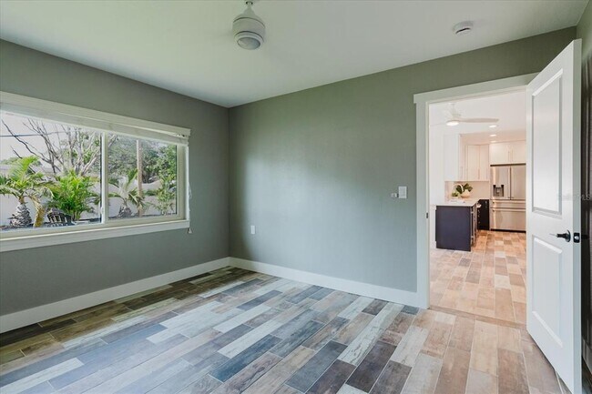 Building Photo - 411 87th Ave