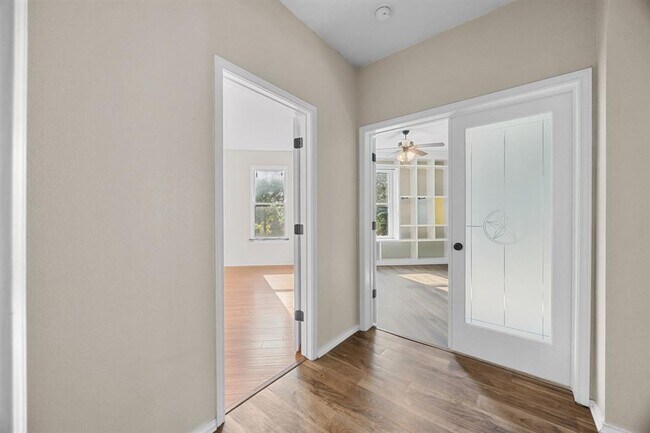 Building Photo - 4409 Woodstock Dr