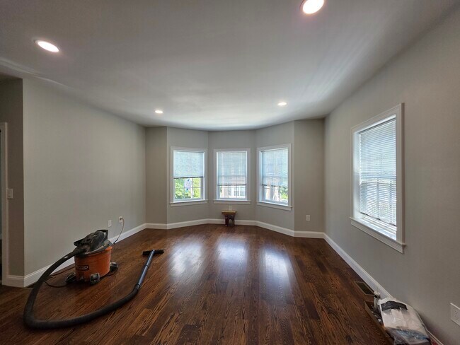 Building Photo - 180 Calumet St