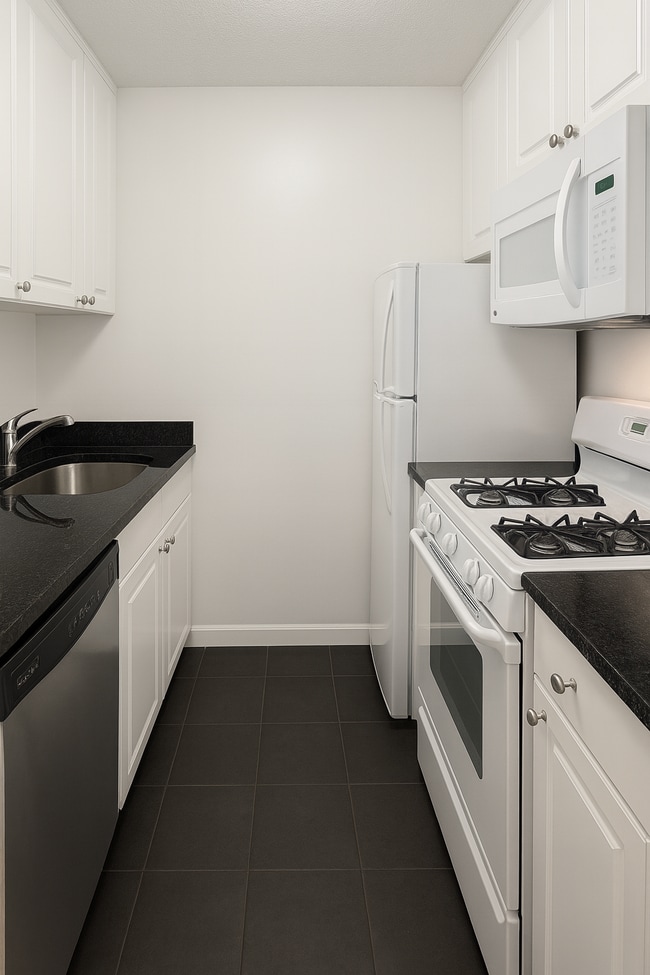 Building Photo - 350 W 46th St