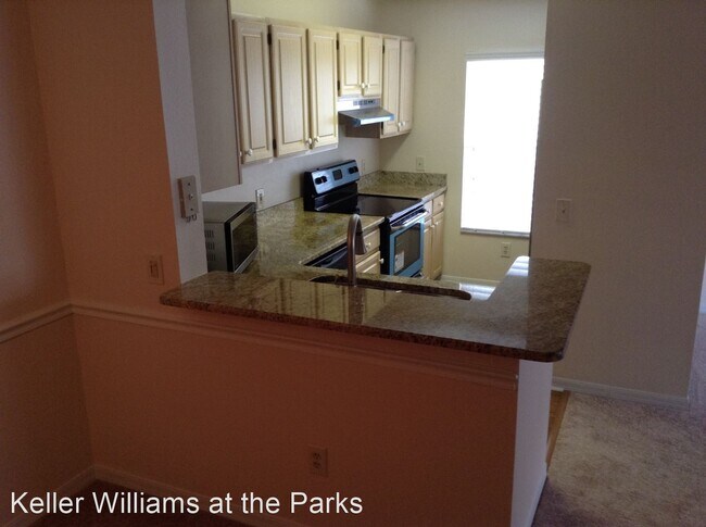 Building Photo - 1 br, 1 bath House - 1930 Summer Club Driv...