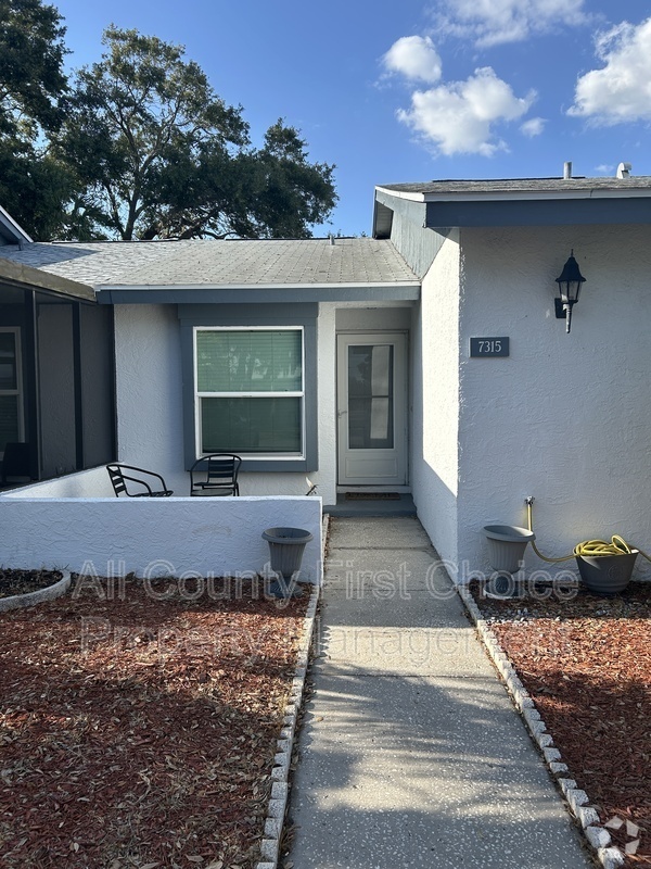 Building Photo - 7315 Parkside Villas Dr
