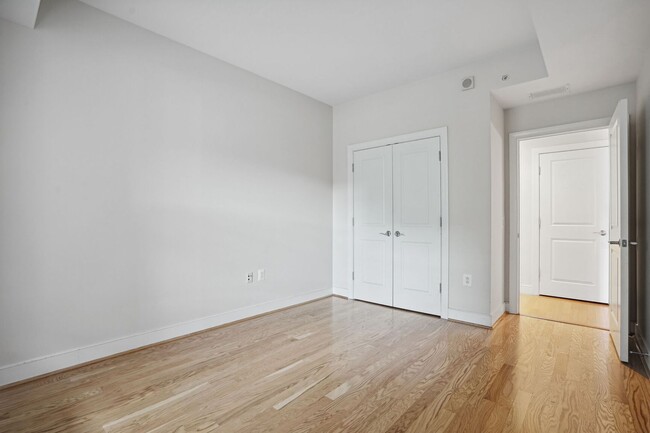 Building Photo - Upscale Living in Downtown DC! Pool, Gym, ...