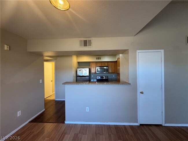 Building Photo - 7255 W Sunset Rd