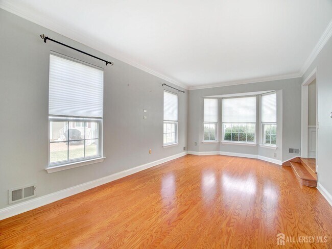 Building Photo - 8 Mulberry Ct