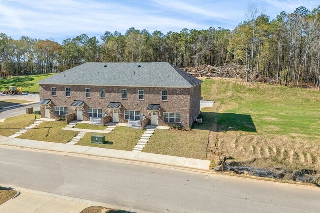 Building Photo - Short-Term Lease Only!