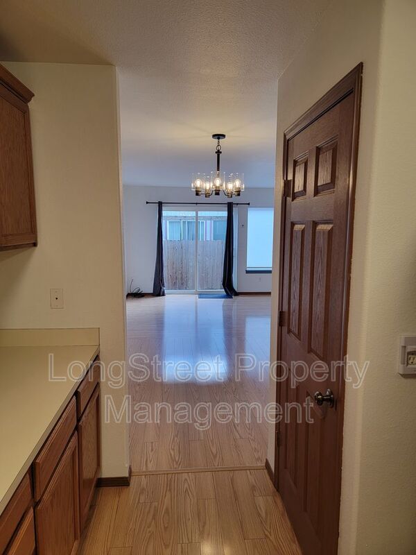 Building Photo - 3121 NE Flintlock Pl