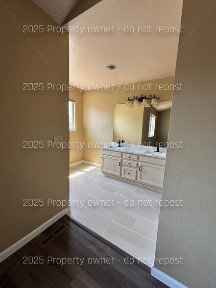 Master Bath - 2010 S Xenia Way