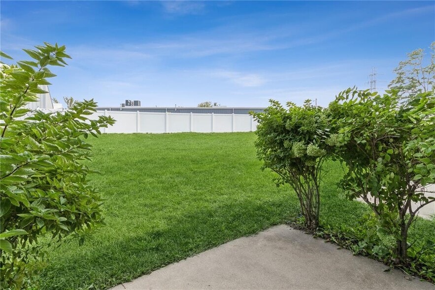 Building Photo - 941 Grand Avenue Ct