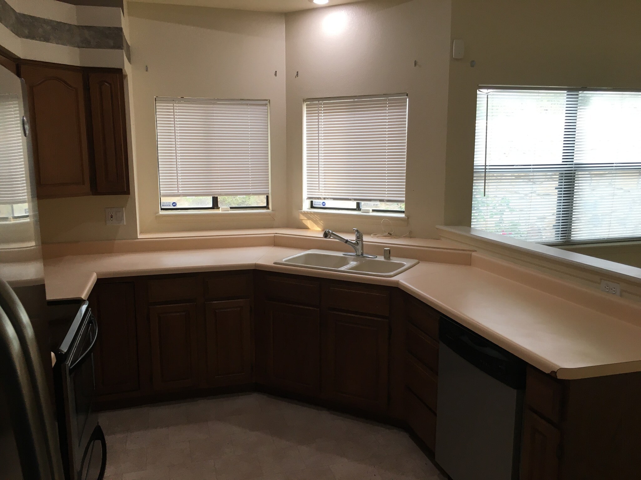 Building Photo - 5036 Shadow Mountain Rd