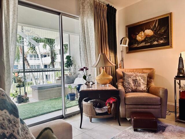 Building Photo - 1150 NW 30th Ct