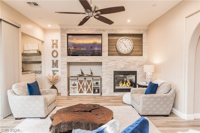 Building Photo - 5 Villa Ferrari Ct