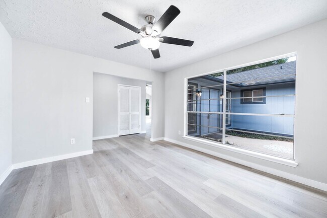 Building Photo - 3430 W Creek Club Dr