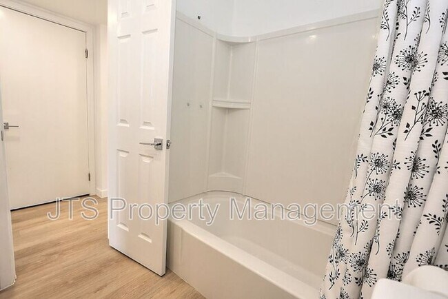 Building Photo - 10524 Croetto Way