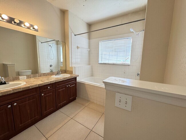 Building Photo - Gated Condo Next to The Mall At Millenia with Great Amenities