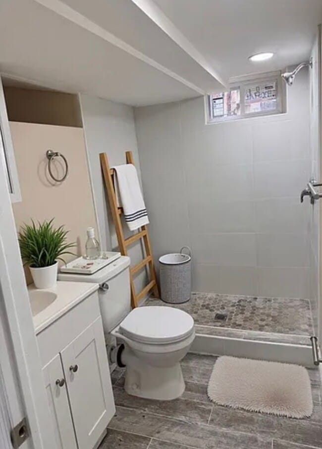 Building Photo - 5751 Walton Ave