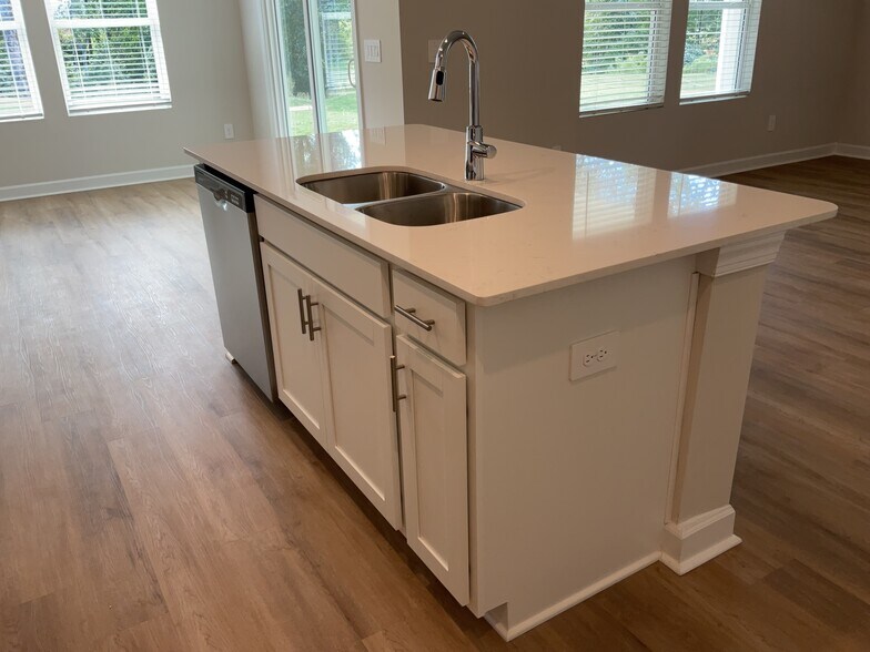 Building Photo - 521 Crowder Pl