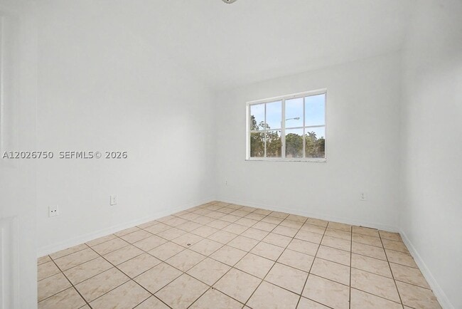 Building Photo - 1241 SE 29th St