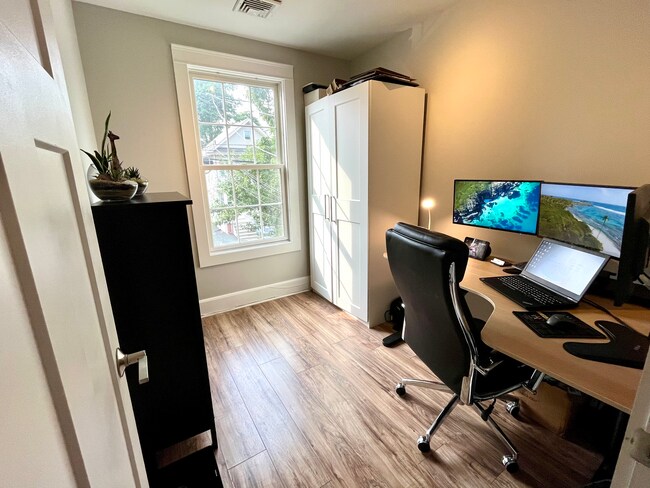 Building Photo - 68 Mission St