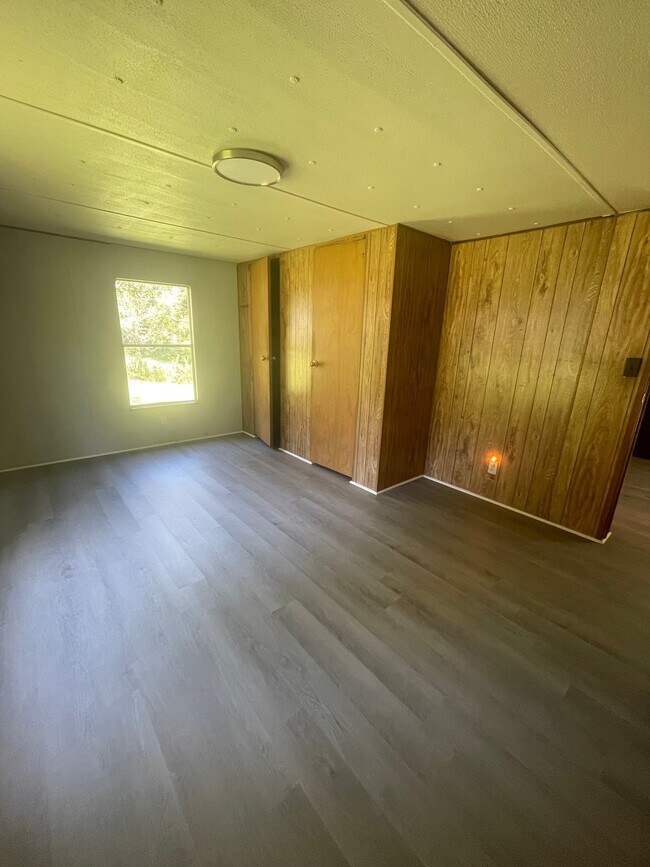 Building Photo - 114 Thomas Dr