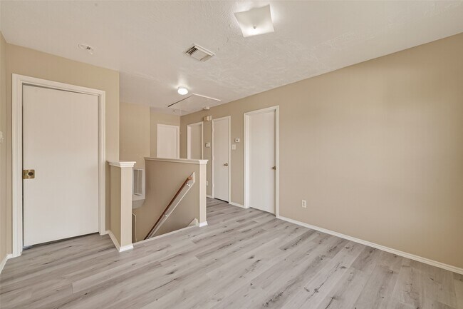 Building Photo - 8814 Sage Pl Dr