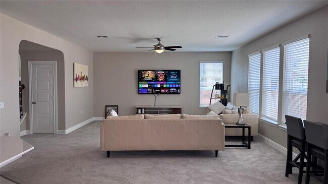 Building Photo - 4600 Colmar Dr