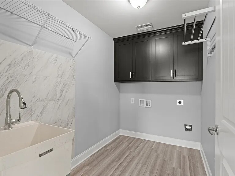 Building Photo - 27998 Cross Gate Dr