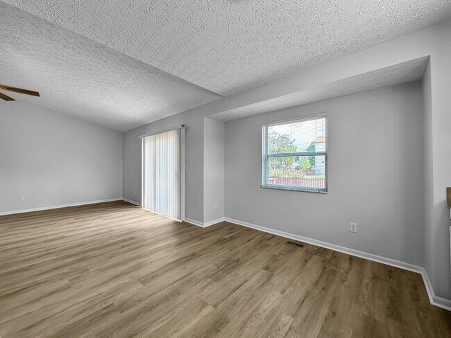 Building Photo - 9030 Trinity Cir