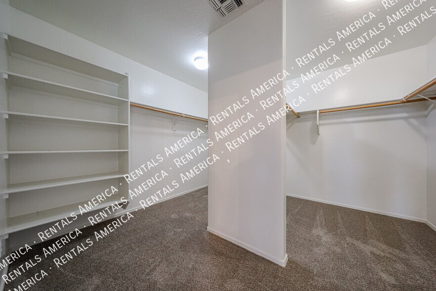 Building Photo - 1155 E Winchester Pl