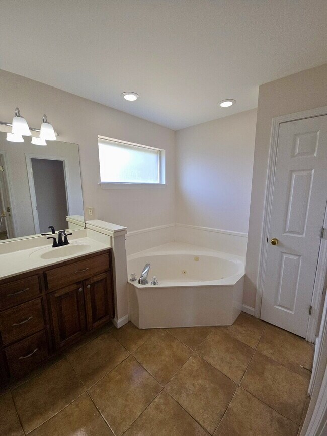 Building Photo - Room to Spread Out! 3-Bedroom Atoka Home with Bonus Room & Fenced Yard